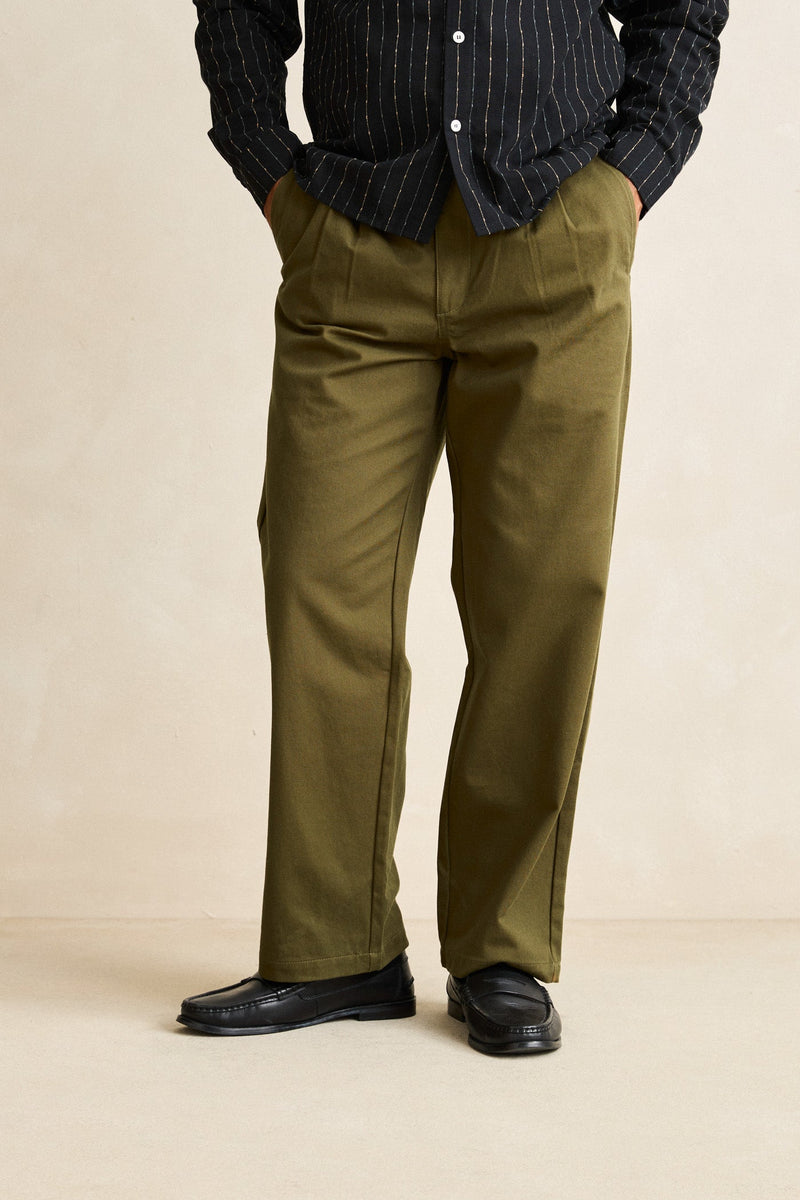 Essential Pleated Twill Trouser Olive