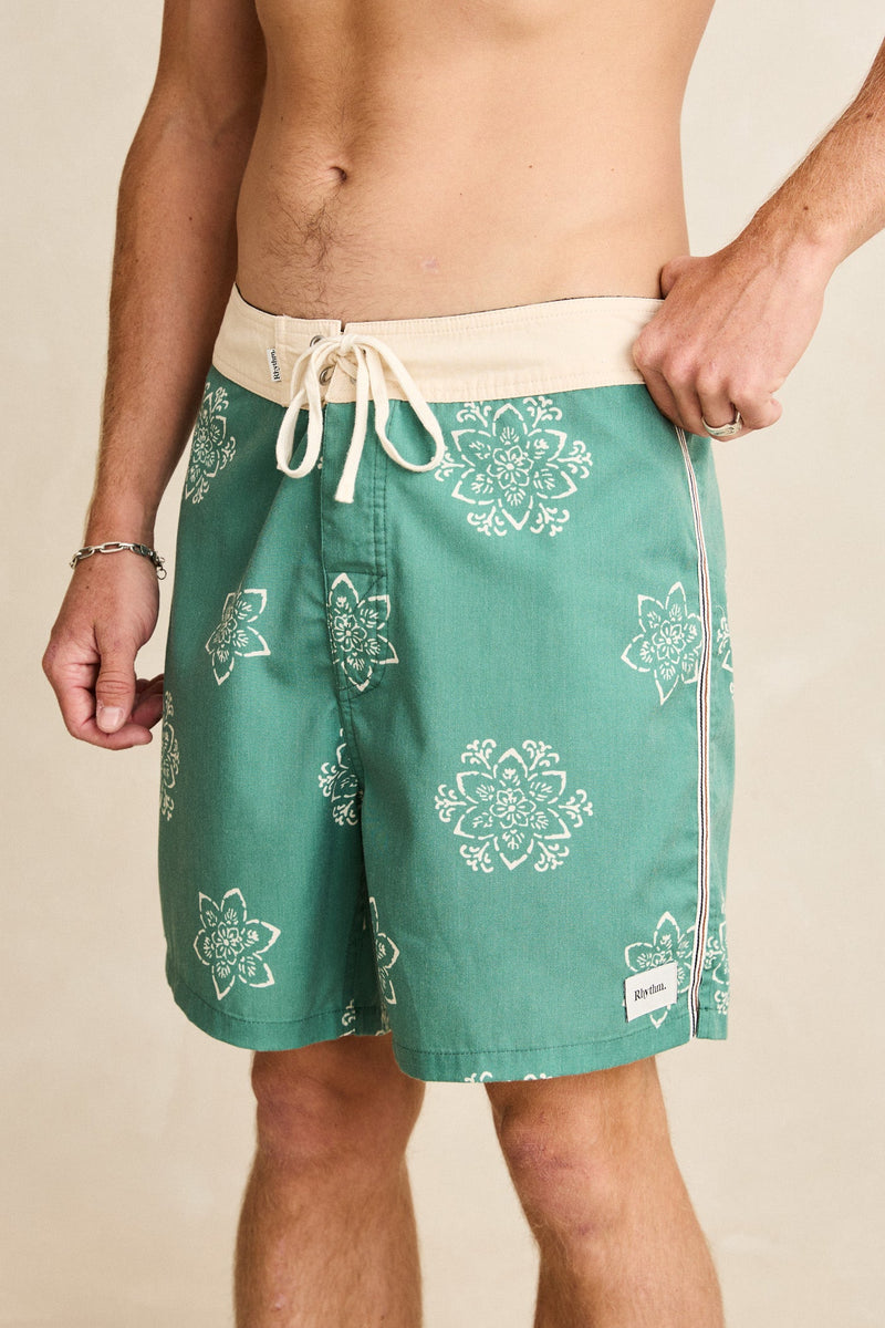 Doily Heritage Trunk Pine