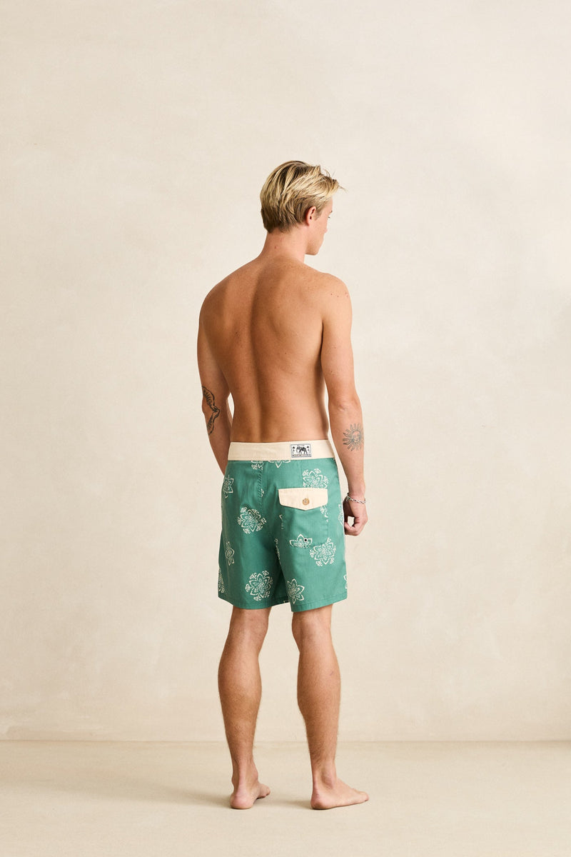 Doily Heritage Trunk Pine