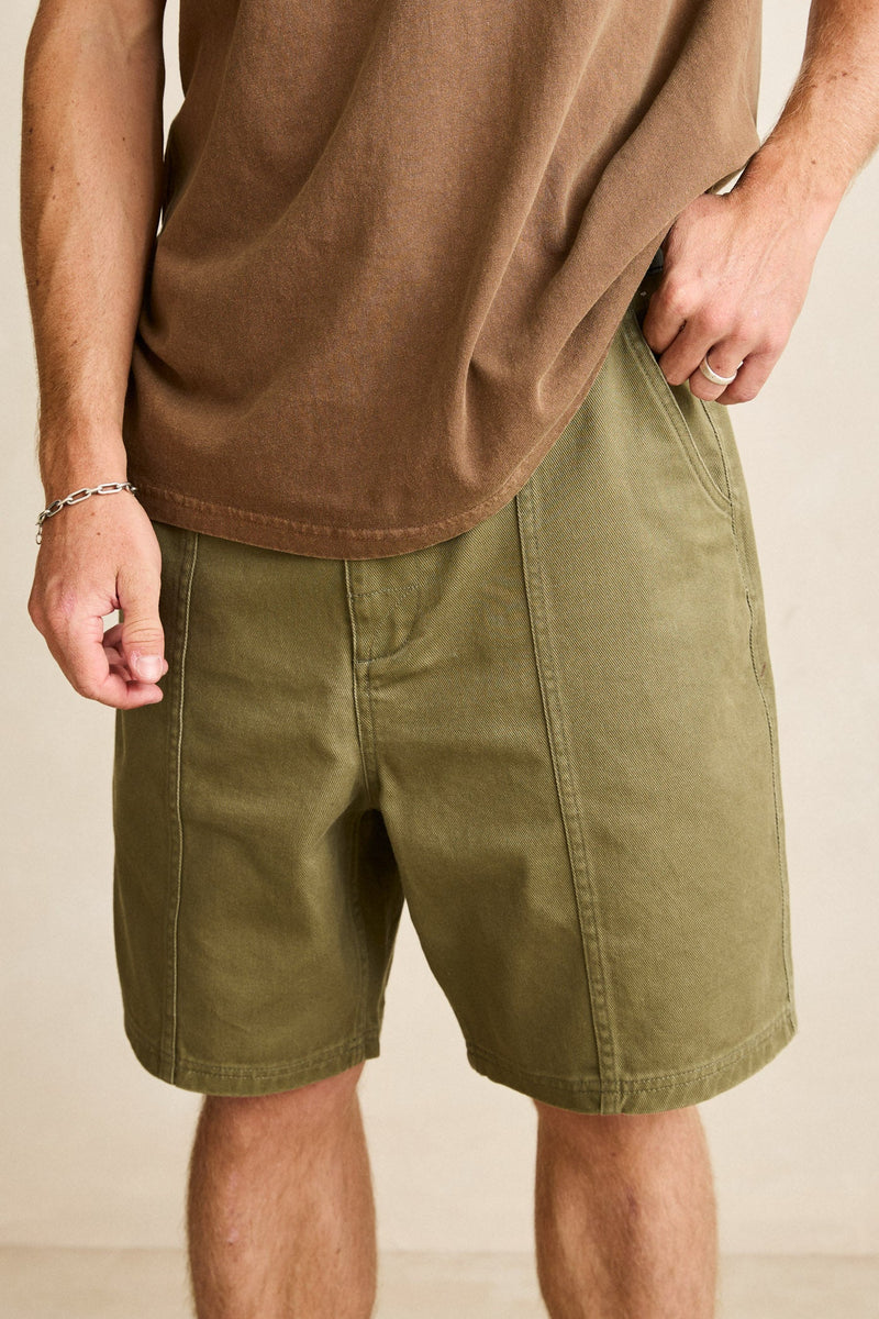 Relaxed Haight Twill Short Washed Olive