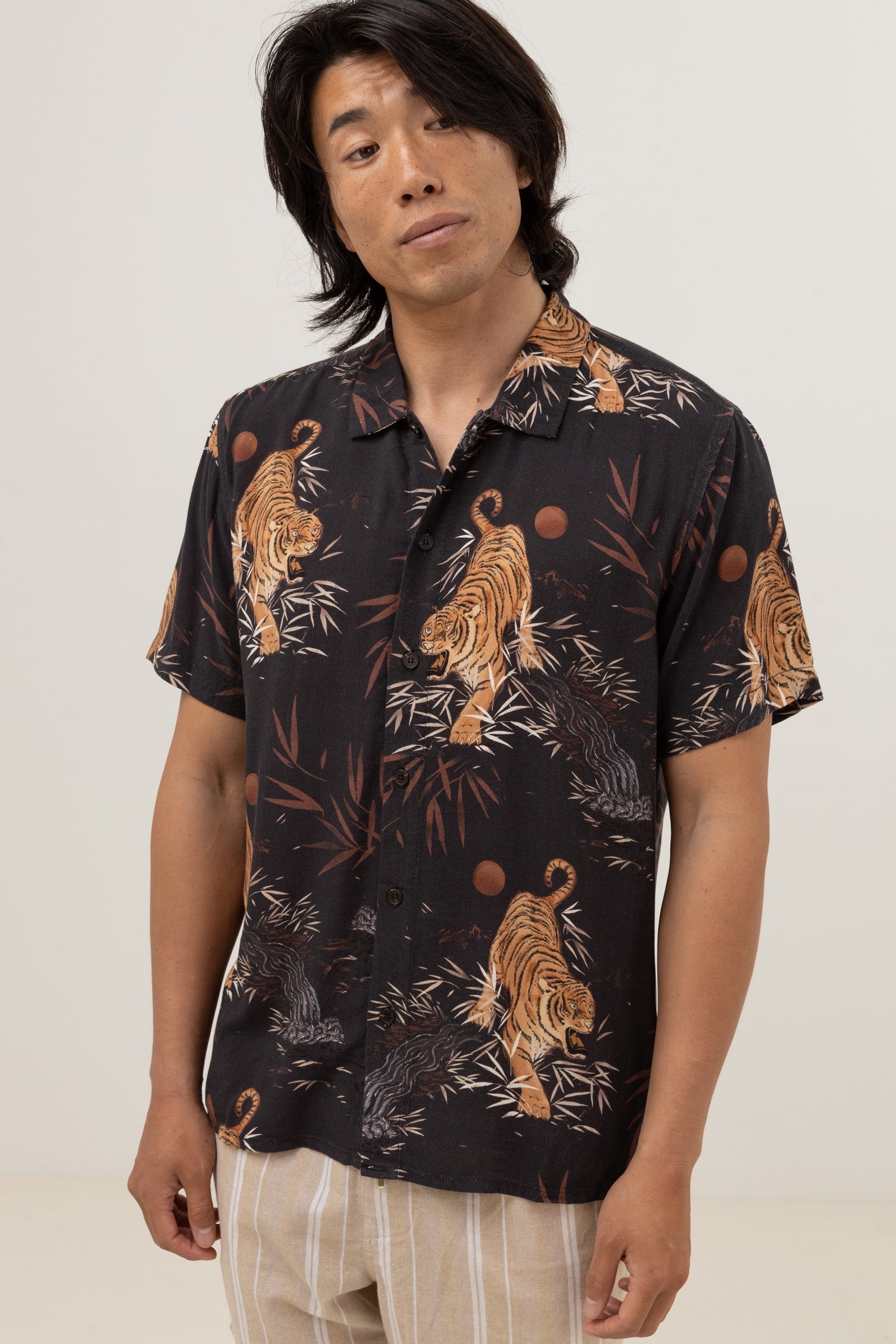 C1122M-WT01-TIGER-SS-SHIRT- 